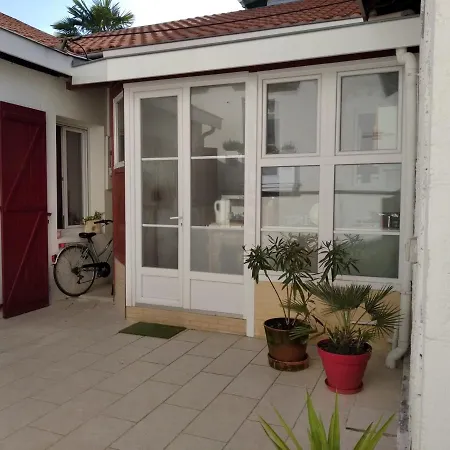 Arcachon: Charmante Maison T3 Proche Et Commerces, 2 Chambres, Wi-fi, Ideale Familles - Fr-1-319-35 Holiday home Arcachon
