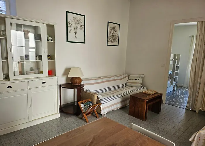 Holiday home Arcachon: Charmante Maison T3 Proche Et Commerces, 2 Chambres, Wi-fi, Ideale Familles - Fr-1-319-35 Arcachon